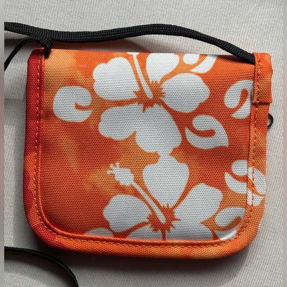 L.L. Bean Travel Wallet - Picture 2 of 5